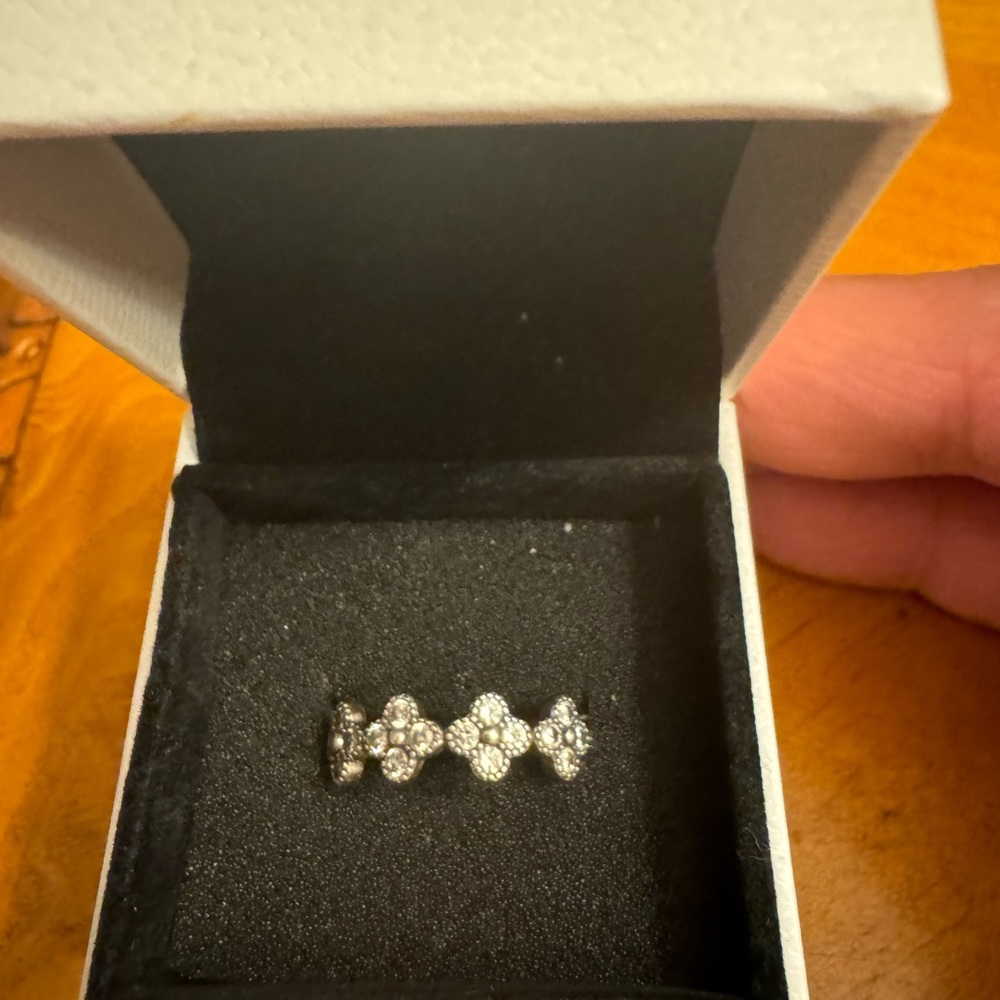 Pandora silver daisy ring